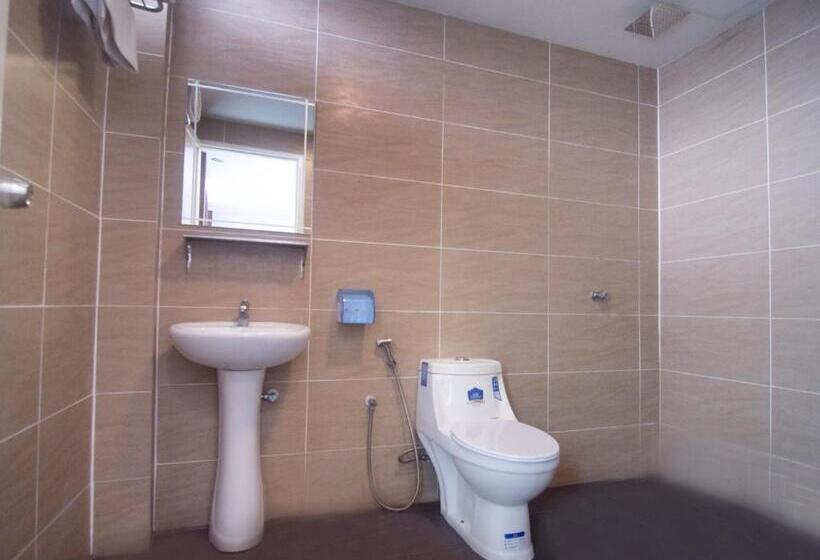 Családi Suite, Mandurah Room & Cafe By Oyo Rooms