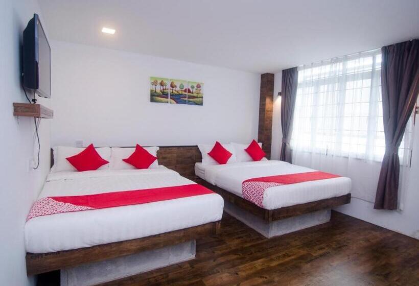 Családi Suite, Mandurah Room & Cafe By Oyo Rooms