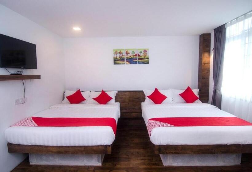 Családi Suite, Mandurah Room & Cafe By Oyo Rooms