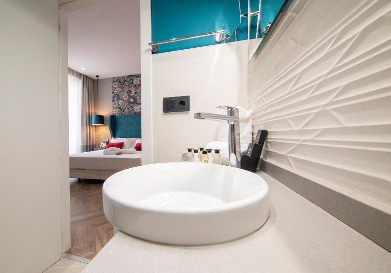 غرفة قياسية ثلاثية, Soho Boutique Sevilla