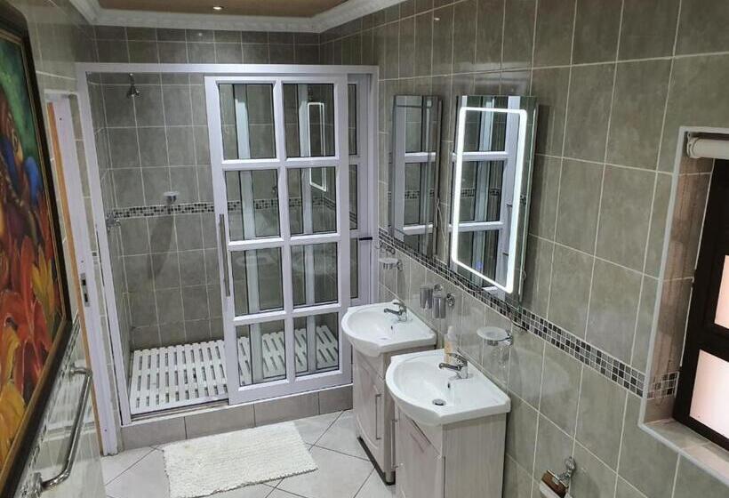 Номер Стандарт с Гидромассажем, Romans Rest Guest House