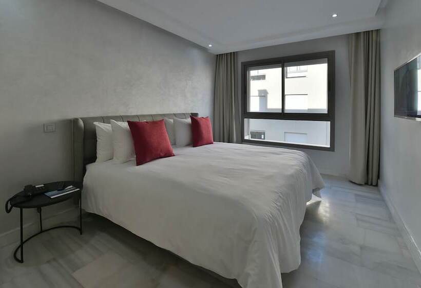 سوئیت با بالکن, Le Yacht Suites