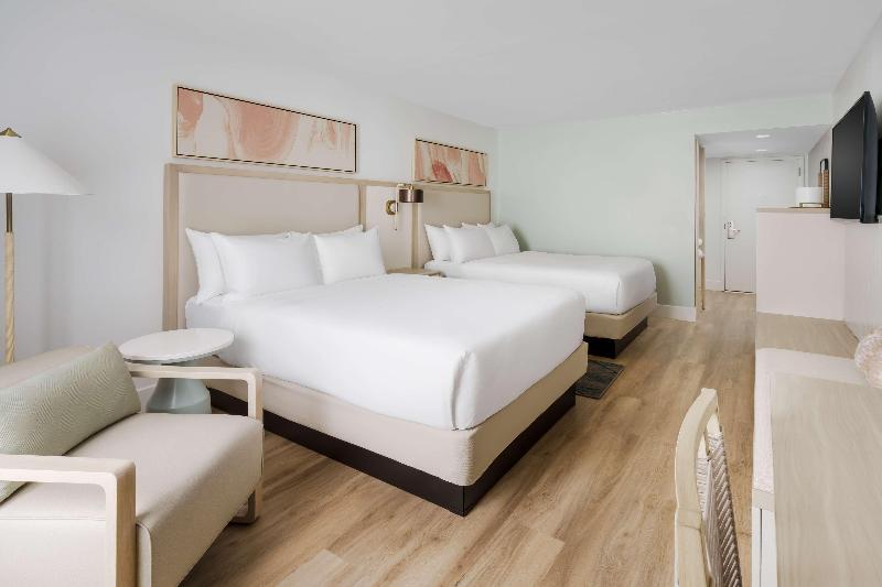 غرفة قياسية سرير ملكى, Beal House Fort Walton Beach, Tapestry Collection By Hilton