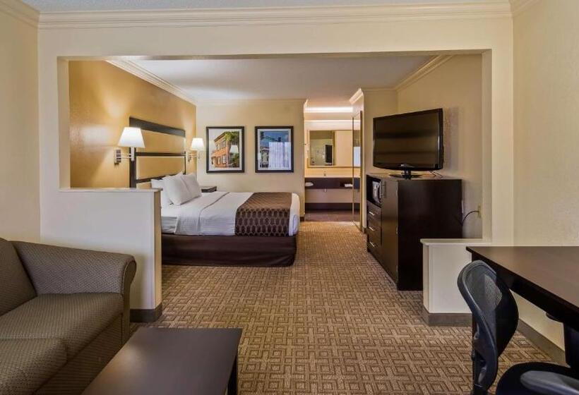 מיטת קינג בסוויטה, Best Western Inn & Suites