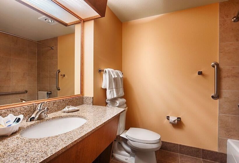 جناح عائلي, Best Western Plus Caldwell Inn & Suites