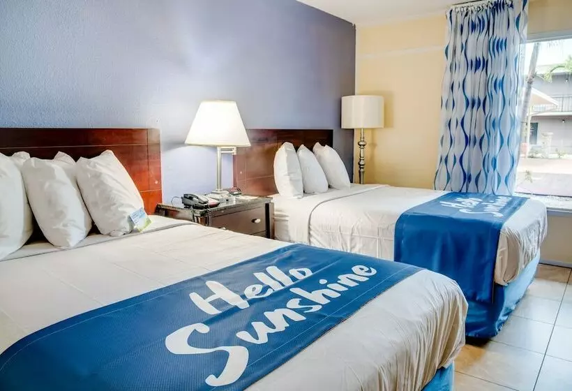 ２ダブルベッドのスタンダードルーム, Days Inn By Wyndham St. Petersburg / Tampa Bay Area