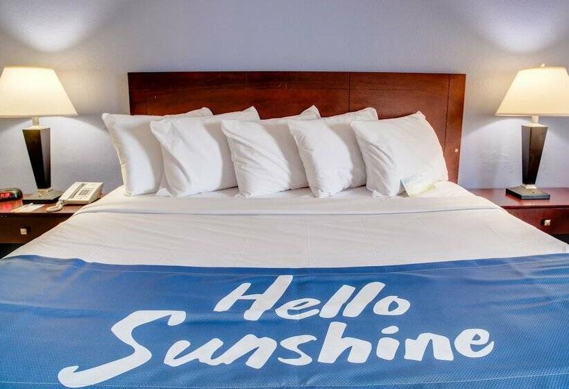 غرفه قياسيه سريرين مزدوجين, Days Inn By Wyndham St. Petersburg / Tampa Bay Area