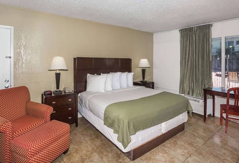 غرفة قياسية سرير مزدوج, Days Inn By Wyndham St. Petersburg / Tampa Bay Area