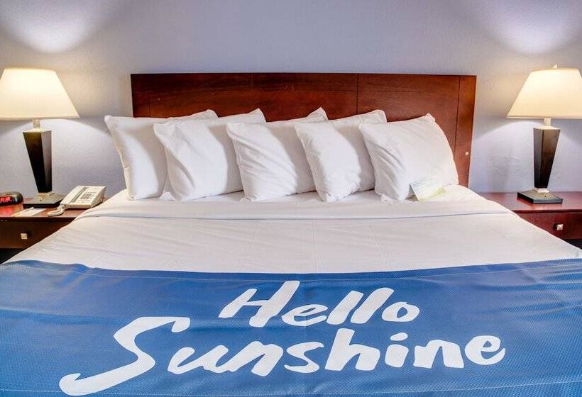 غرفة قياسية سرير مزدوج, Days Inn By Wyndham St. Petersburg / Tampa Bay Area