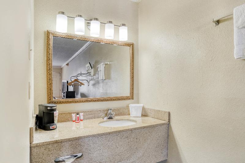 キングサイズベッドのスタンダードルーム, Oyo Hotel Pineville La Hwy 165