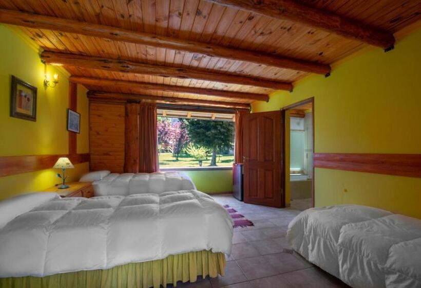 חדר לארבעה סטנדרטי עם נוף לגינה, B&b Casapuelo