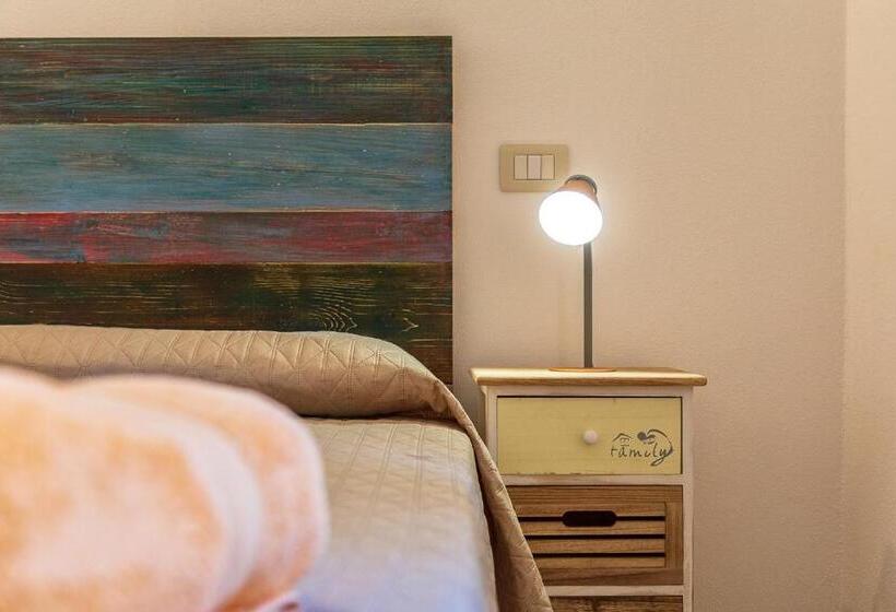 חדר דלוקס לשלושה, Bedbike Baunei