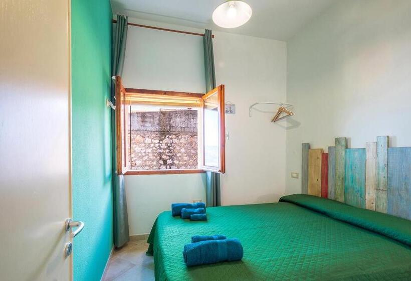 חדר דלוקס לארבעה, Bedbike Baunei