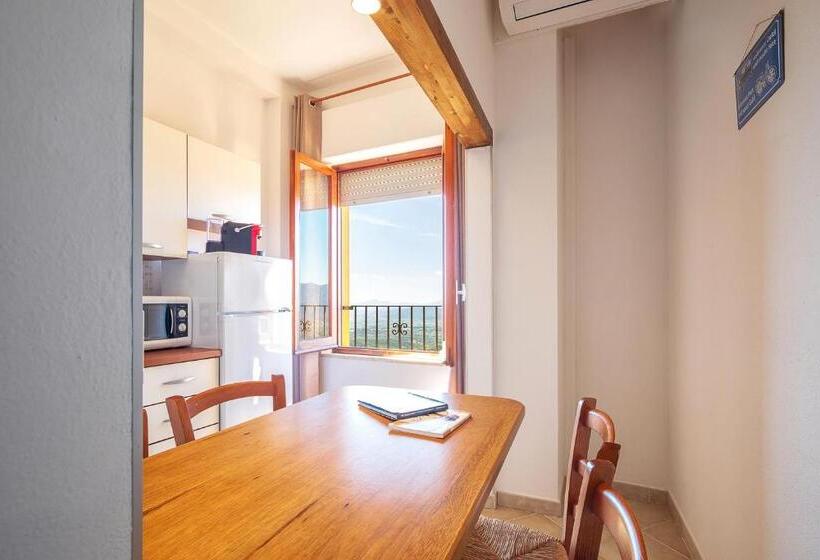 חדר דלוקס לארבעה, Bedbike Baunei