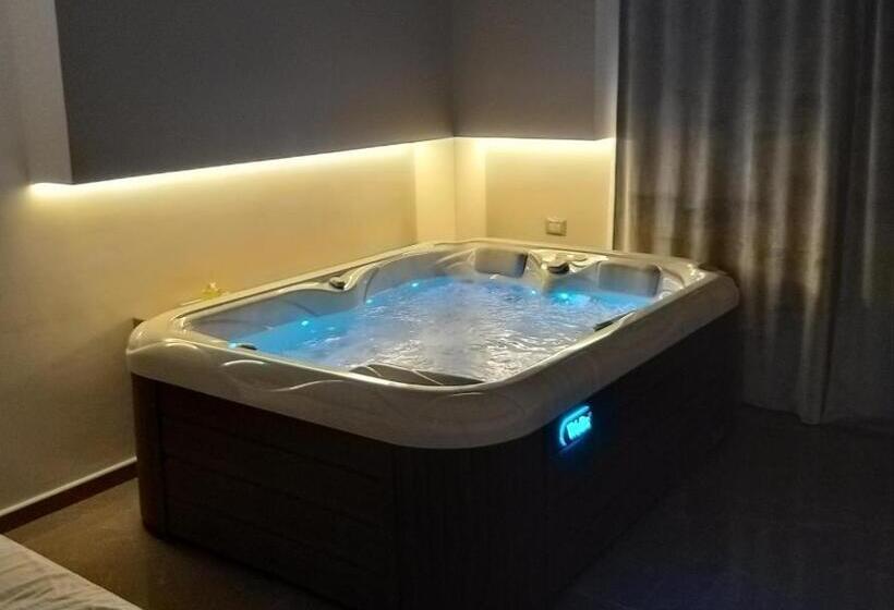 سوییت با استخر, B&b La Rosa Felice