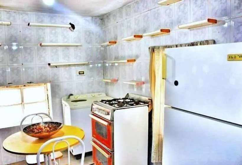 اتاق خانوادگی با سرویس بهداشتی مشترک, Friends Hostel.area B