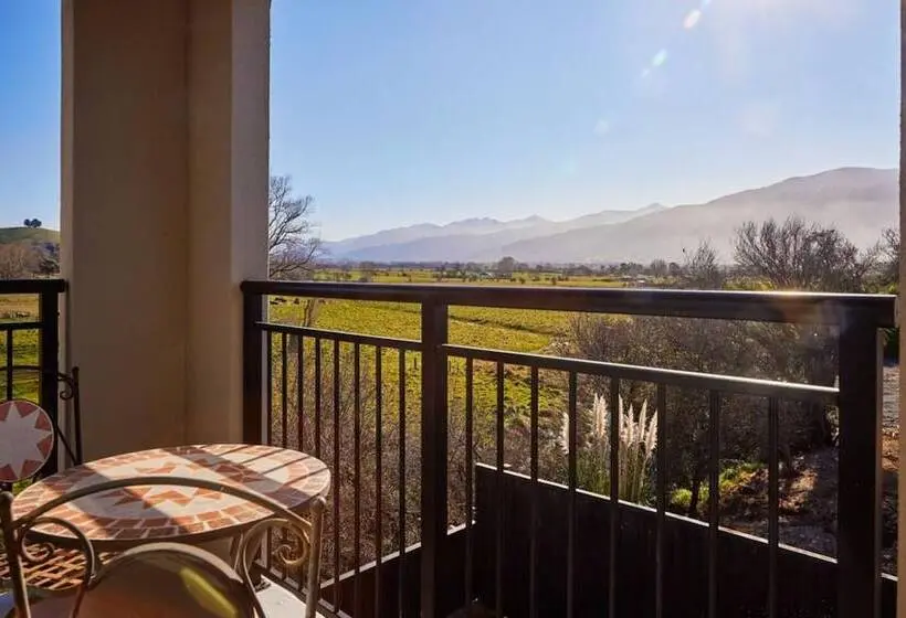 سوئیت با وان آب گرم, Mondello Kaikoura
