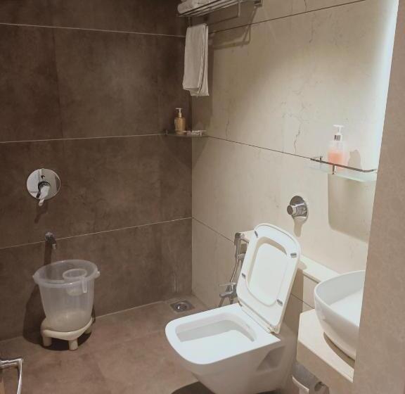 غرفة قياسية, Rudra Shelter Business