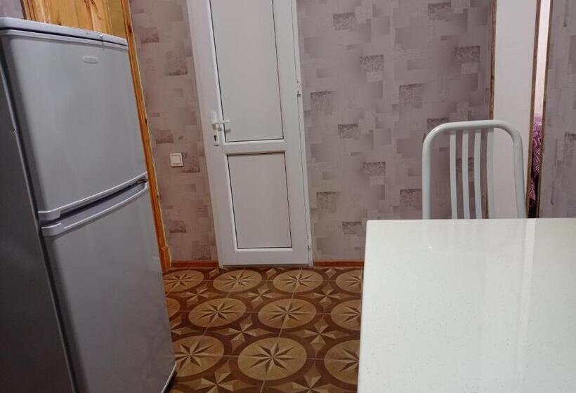 اتاق خانوادگی, Bizim Ev Hostel