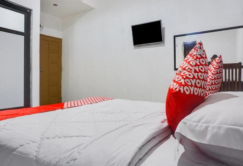 Номер Deluxe, Reddoorz Near Makassar Town Square 2