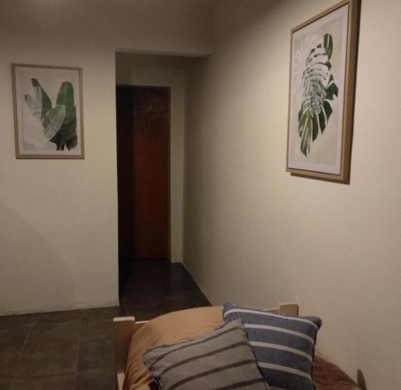 اتاق کلاسیک چهارنفره, Ezeiza Home