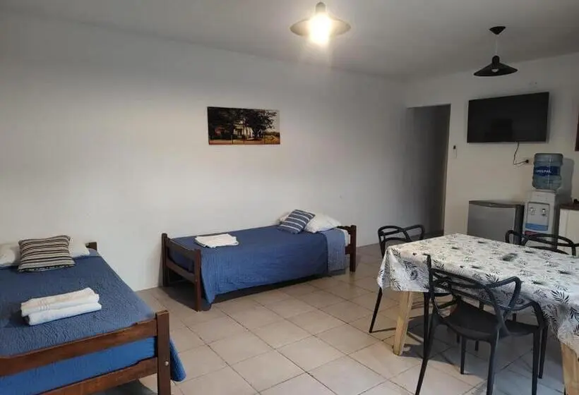 スタンダード4人部屋, Ezeiza Home
