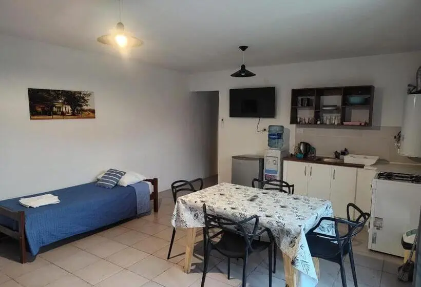 スタンダード4人部屋, Ezeiza Home