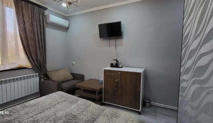 Standard-huone, Ahana