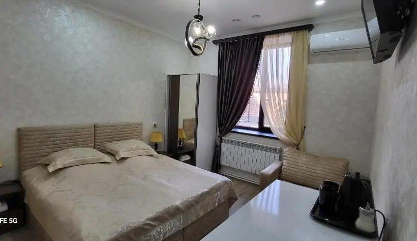 Standard-huone, Ahana
