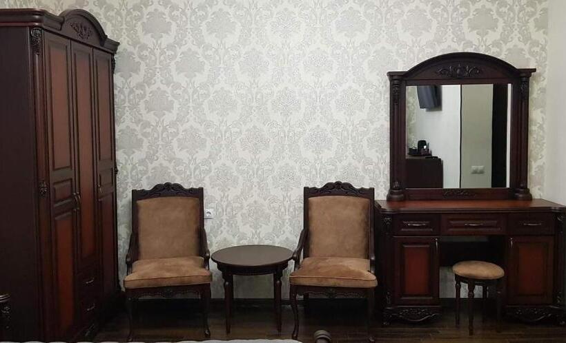 חדר סטנדרט, Ahana