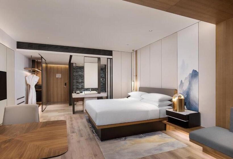 Büyük Çift Kişilik Yataklı Standart Oda, Fairfield By Marriott Taizhou Bay