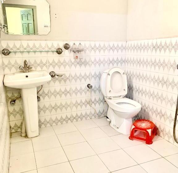 اتاق لوکس یک تخته, Naveed Tourist Inn