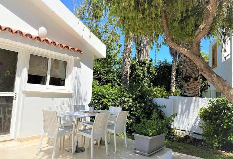 بنجلو قياسى 3 غرف نوم, Fig Tree Z Holiday Resort