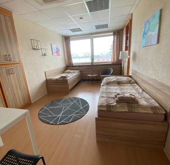 带共用浴室的标准房间, Hostel Hodonín