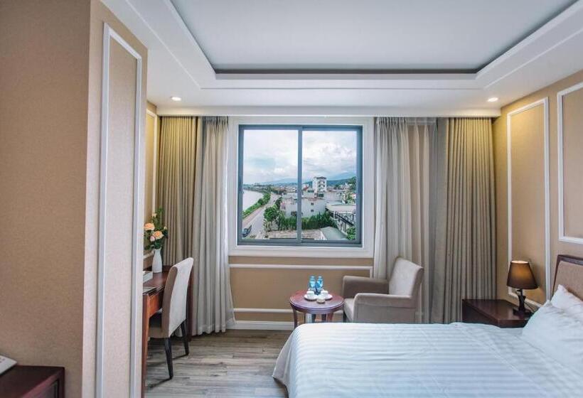 اتاق سوپریور با تخت بزرگ, Cao Minh