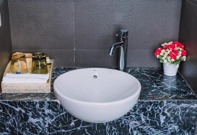 اتاق سوپریور با تخت بزرگ, Cao Minh