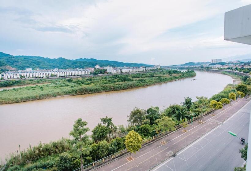 اتاق استاندارد با تخت بزرگ, Cao Minh