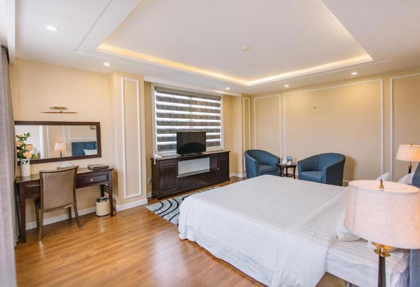 اتاق لوکس, Cao Minh