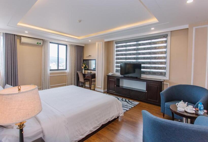 اتاق لوکس, Cao Minh