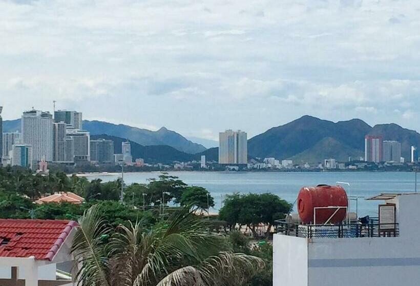 اتاق لوکس با تخت بزرگ, Khánh An