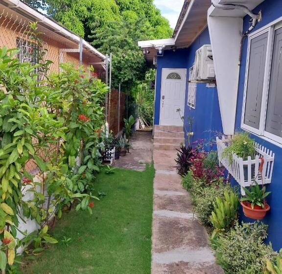 بانگلوی استاندارد, Granann's Place