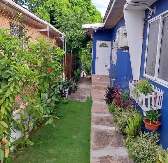 بانگلوی استاندارد, Granann's Place