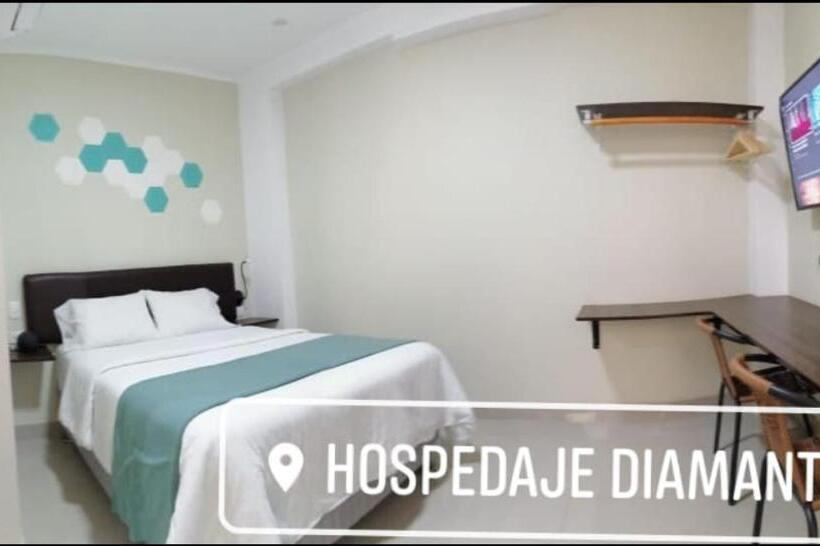 اتاق لوکس, Hospedaje Diamantes