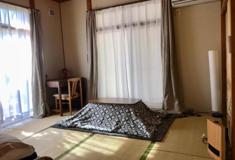 اتاق استاندارد, Tsushima White House