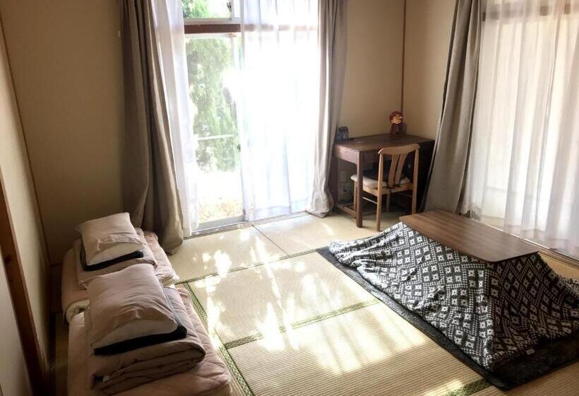 اتاق استاندارد, Tsushima White House