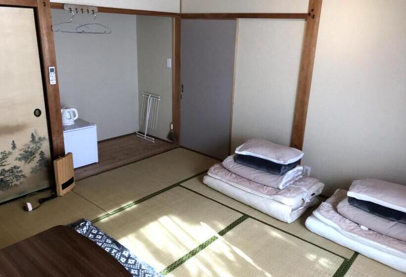 Номер Стандарт, Tsushima White House