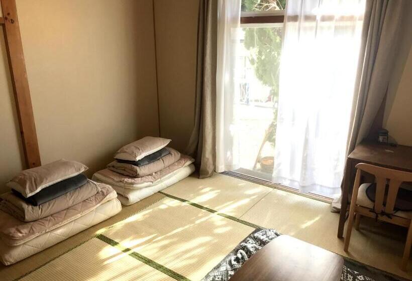 اتاق استاندارد, Tsushima White House