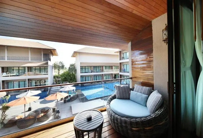 プールの見えるデラックスルーム, Ananya Lipe Resort