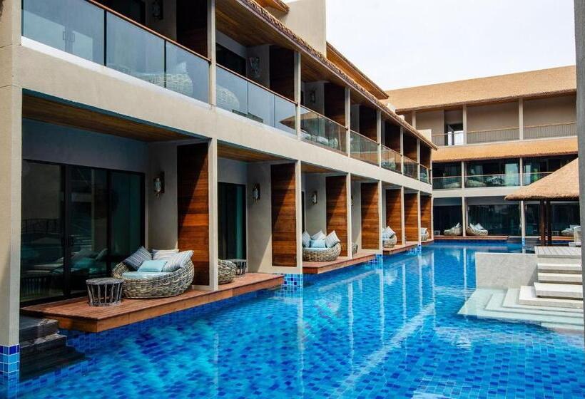 غرفة ديلوكس مطلة على حمام السباحة, Ananya Lipe Resort