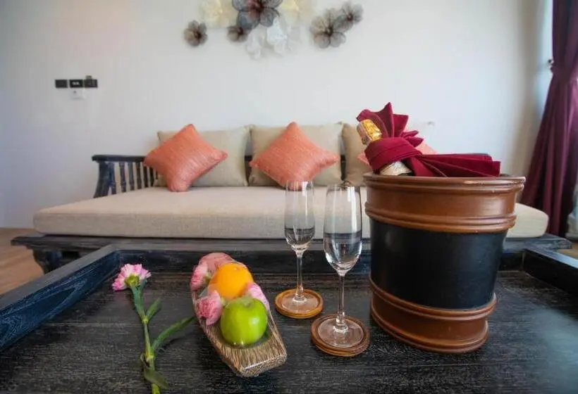 デラックススイート, Ananya Lipe Resort